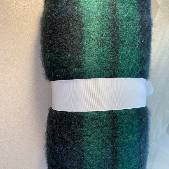 Max studio home decorative throw - Picture 3 of 6